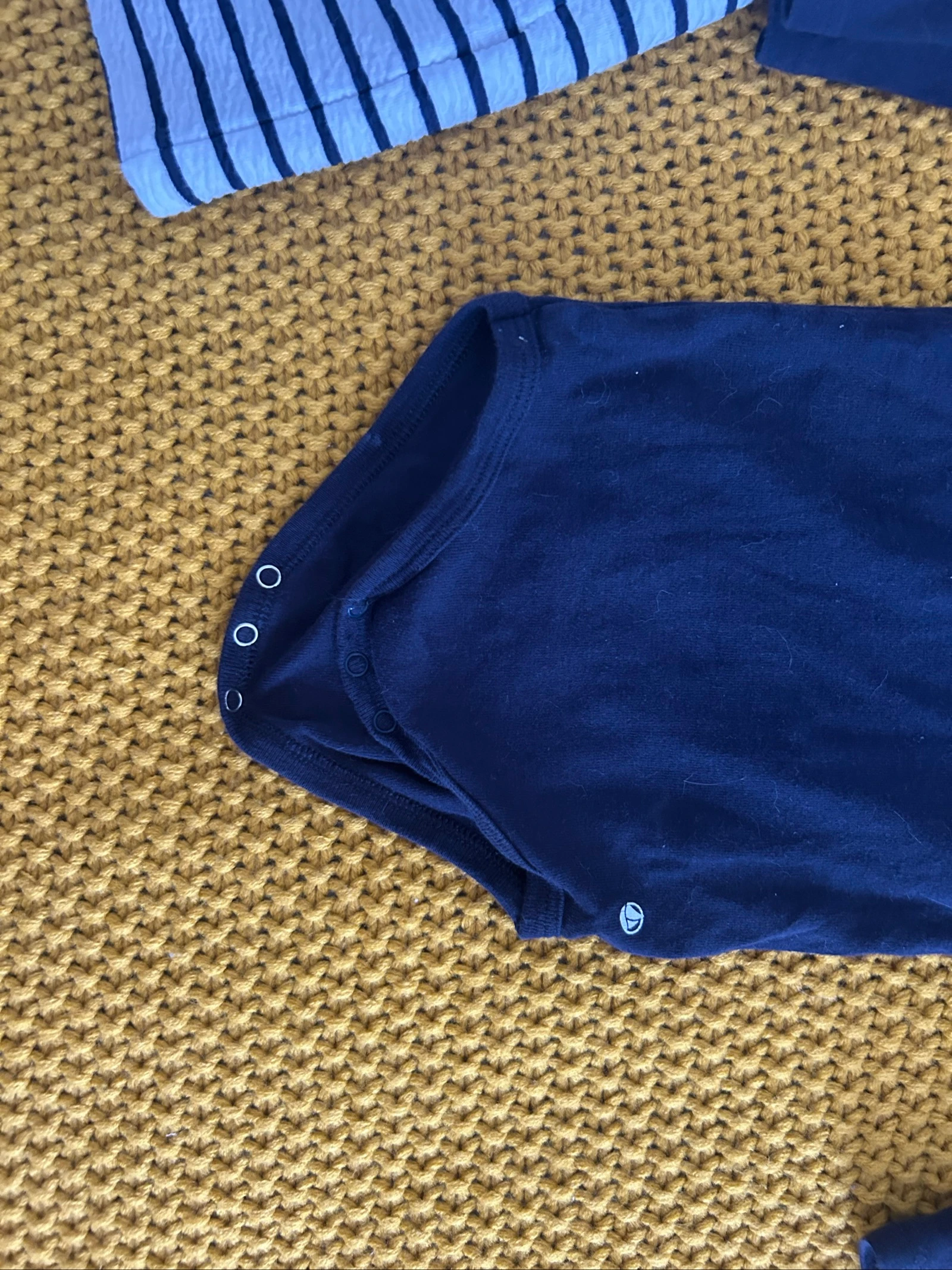 Lote vestido marinero Kiabi y body cuello volanté Petit Bateau 18 meses (81cm) – photo 8